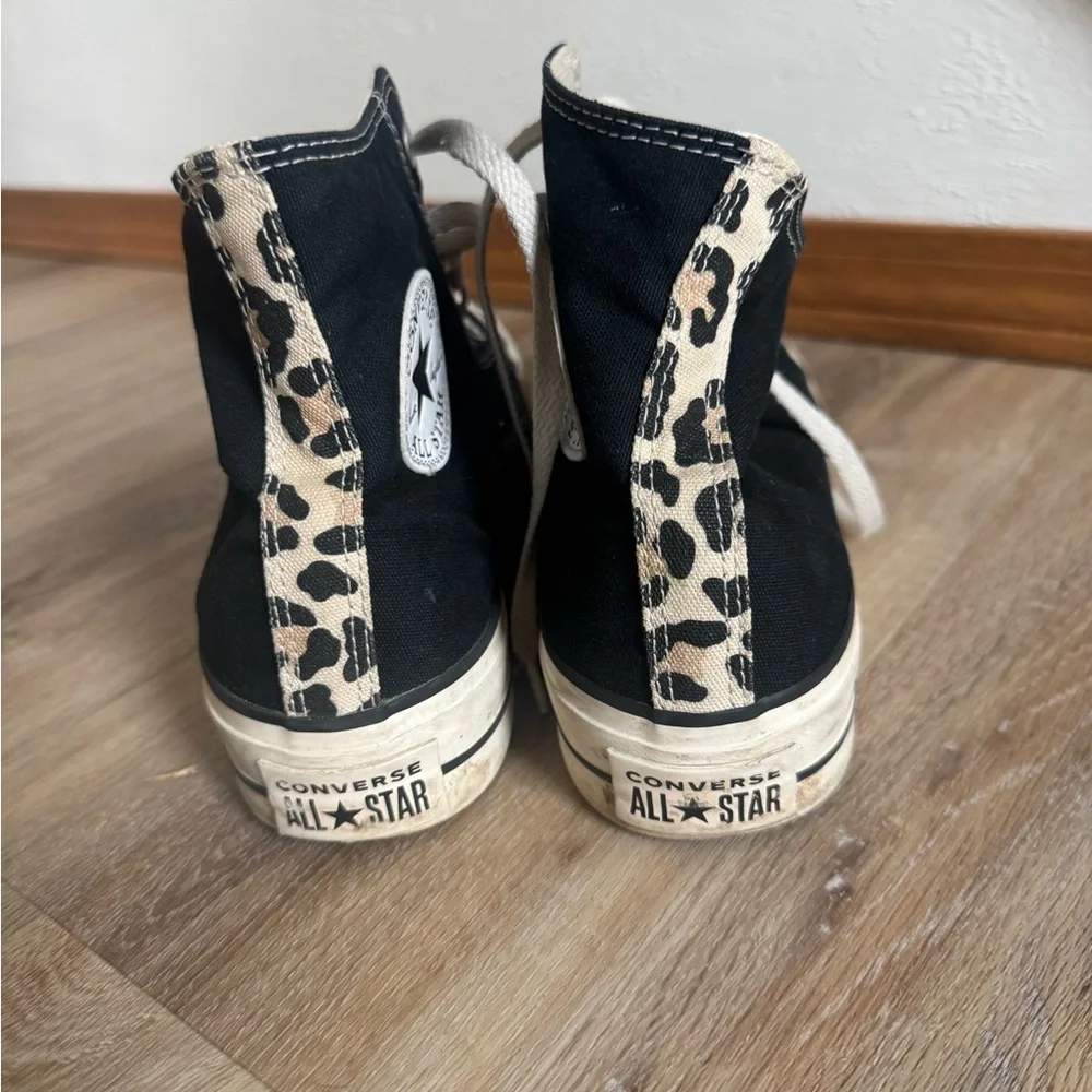 Platform high top Chuck Taylor’s black with leopard accent - Picture 3 of 4